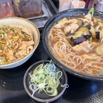 ゆで太郎 - 料理写真:そばは大盛り、ミニ丼と