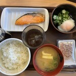 すき家 - 塩鮭まぜのっけ朝食