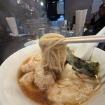 支那ソバ 小むろ - 麺引き上げ