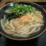 こがね製麺所 - かけ（小）に、ネギ・わかめ・天かす・生姜少々