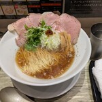醤油らーめん ピース - 