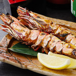 2 salt-grilled shrimp with head