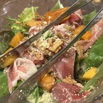 谷六おみかん - 柿と生ハムのフレッシュサラダ　自家製人参ドレッシング