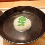 虎白 - 松葉蟹の真薯のお椀