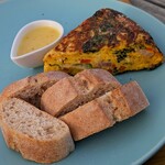 オーガニック ガーデン 茅ヶ崎 - スペイン風 具だくさんのオムレツ