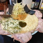壱発ラーメン - 料理写真: