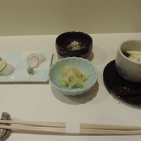 室町 三谷屋 - お刺身三点盛り、小鉢2品、茶碗蒸し