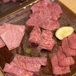 YAKINIKUEN 忍鬨 大阪梅田店 - 