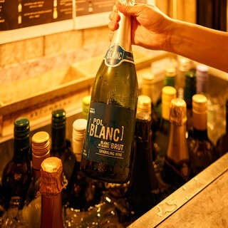 平日時間無制限ワインビュッフェ♪週末も2時間飲み放題♪