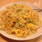 台湾料理 百味鮮 - 2015.1.27  チャーハン☆  皿がデカイ（笑）