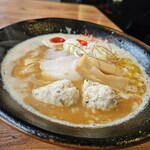 ラーメン アールピージー - 料理写真: