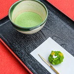 六義園 吹上茶屋 - "抹茶（まつちや）"＋"練切（ねりきり）"