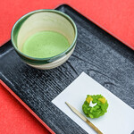 六義園 吹上茶屋 - "練切（ねりきり）"＋"抹茶（まつちや）"