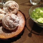 サーモンアンドトラウト - デザート　叩き割るスィーツ　シュネーバレン