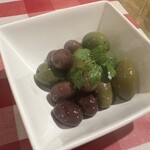 ピアンタ - オリーブの盛り合わせ　580円