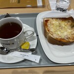 ドトールコーヒーショップ - 料理写真:ホットモーニング スモークチキン&トマト+ホットティー