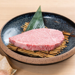 食材の質と鮮度にこだわる。五感で楽しむ珠玉の鉄板焼きに舌鼓