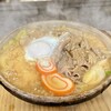糸庄 - もつ煮込みうどん（卵入り）
