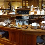 ル・パン・コティディアン - 店内　パン販売コーナー