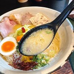 ORIBE - スープは濃いめの白湯でした
