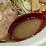麺屋 雪月花 - オイリーなスープ