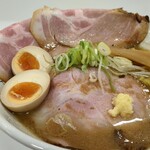 麺屋 雪月花 - 生姜がトッピングされている