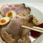 麺屋 雪月花 - チャーシューはレアタイプ