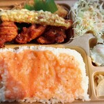 本家かまどや - 料理写真:カラ・めんたい弁当 770円 ごはん大盛り 110円