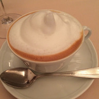 クチーナ ヒラタ - ノンカフェインのカプチーノ