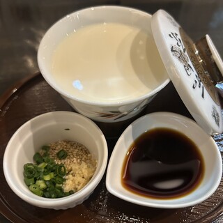 大豆を使った創作料理が自慢◎出来立て豆腐や湯葉ピザがおすすめ