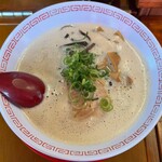 福岡博多屋台よかろーもん - 豚骨ラーメン