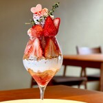 茶寮 なか尾 - 料理写真:苺パフェ