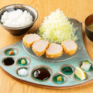 最後まで飽きずに楽しめる9種類の薬味をご用意◎