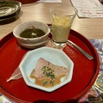 蔵々 - お通し♡（そら豆のムース？胡麻ヒラマサ、もずく酢）