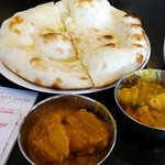 インド村 白子店 - プレーンナンとカレー２種類