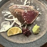 酒蔵レストラン宝 - 鰹のタタキ　取り分けてくれました！