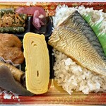 コープさっぽろ - 料理写真:【麦ごはん】魚屋の旨い昆布さば弁当