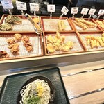はなまるうどん - トッピングもいろいろ選べます。