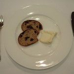 レストラン　エスカリエ - ブリヤ・サヴァランと自家製クルミパン(+600円)