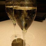 中国飯店 - シャンパンで乾杯
