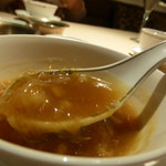 中国飯店 - フカヒレ入り酸辣湯