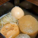 寿司とおでん 日本酒あかり - お通し2名550円で一皿?