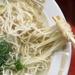 小洞天 - 細めのストレート。プリプリ感が残る触感で好きなタイプの麺