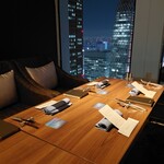 スカイラウンジ オーロラ - こちらの席です