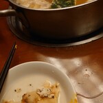 おでん三吉 - がんもとお鍋（食べかけですみません）