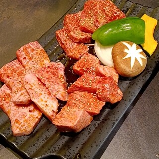 炭火焼肉工房いろり屋 - 料理写真:上3種盛