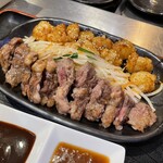 鉄板焼天神ホルモン - 国産丸腸&カルビ定食大盛¥2,880