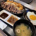 鉄板焼天神ホルモン - 国産丸腸&カルビ定食大盛¥2,880