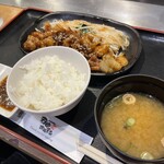 鉄板焼天神ホルモン - ホルモン定食大盛り¥1,780