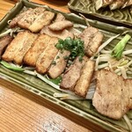 牛もつ鍋 川端 - あぶったチャーシュー